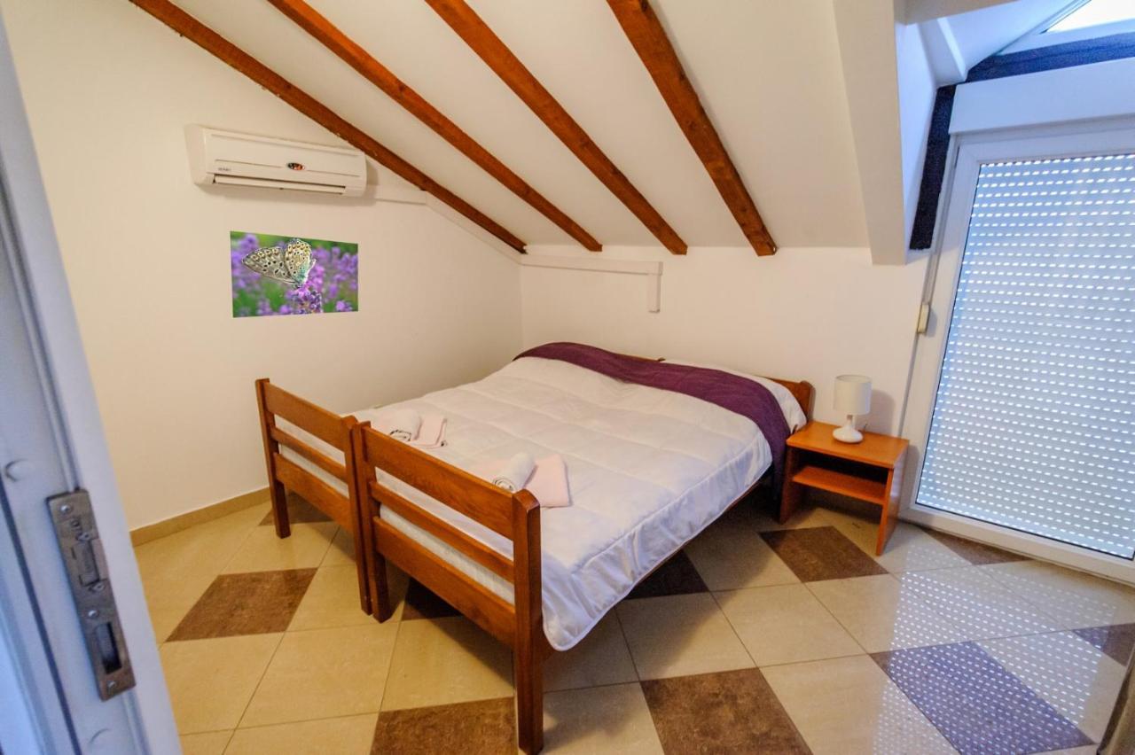 Apartments & Rooms Lucie Posedarje Extérieur photo