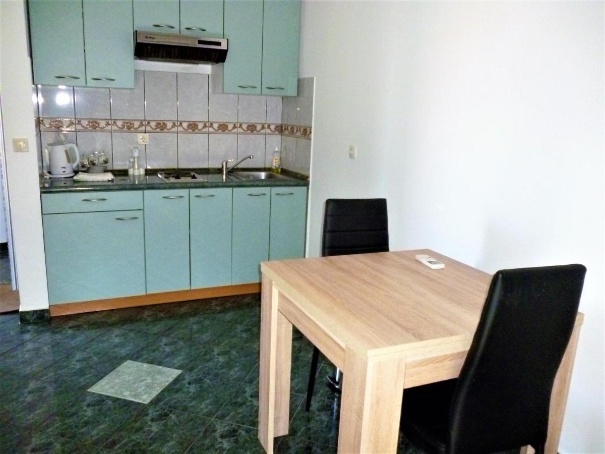 Apartments & Rooms Lucie Posedarje Extérieur photo
